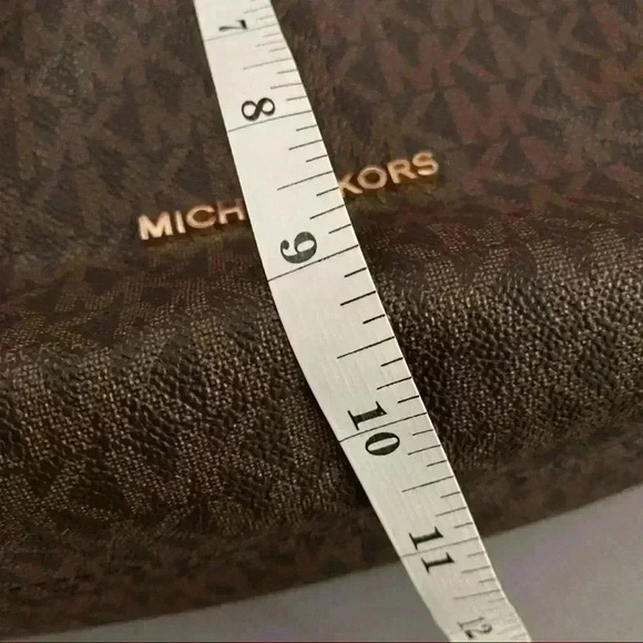 Michael Kors Women's Jet Set Chain - Picture 9 of 16